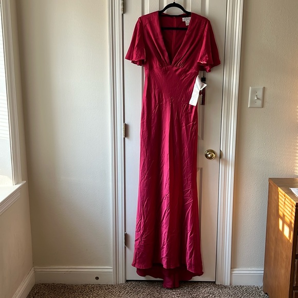 Ieena for Mac Duggal Flounce V-Neck Charmeuse Gown in Raspberry Size 2 - Picture 5 of 9